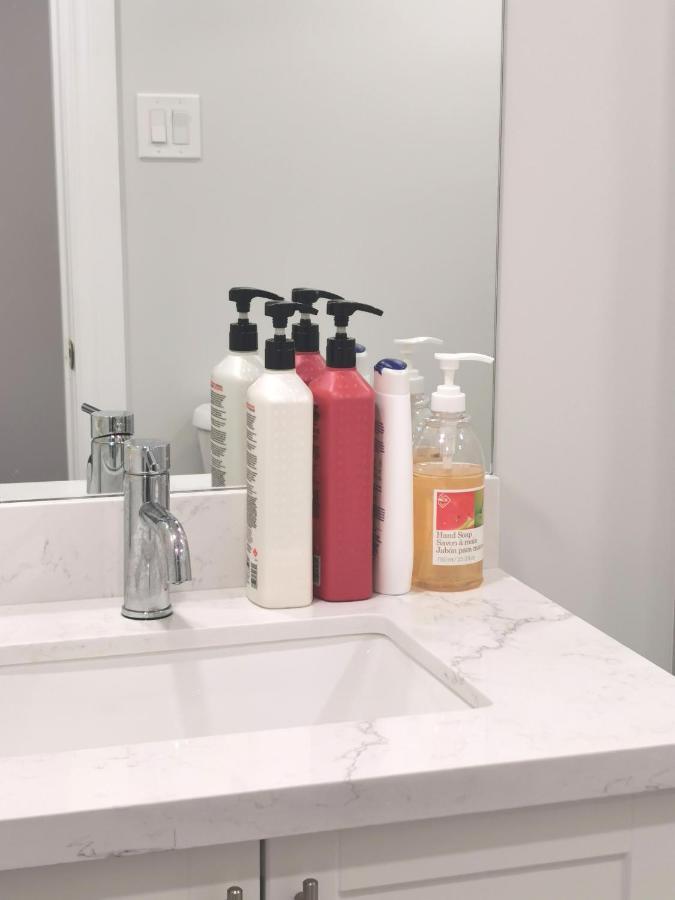 מיסיסאוגה Perfect Location Comfort Private House Lower Level 2 Bedroom Unit מראה חיצוני תמונה