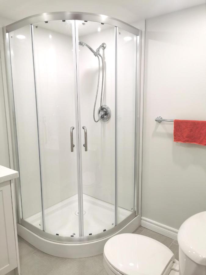 מיסיסאוגה Perfect Location Comfort Private House Lower Level 2 Bedroom Unit מראה חיצוני תמונה