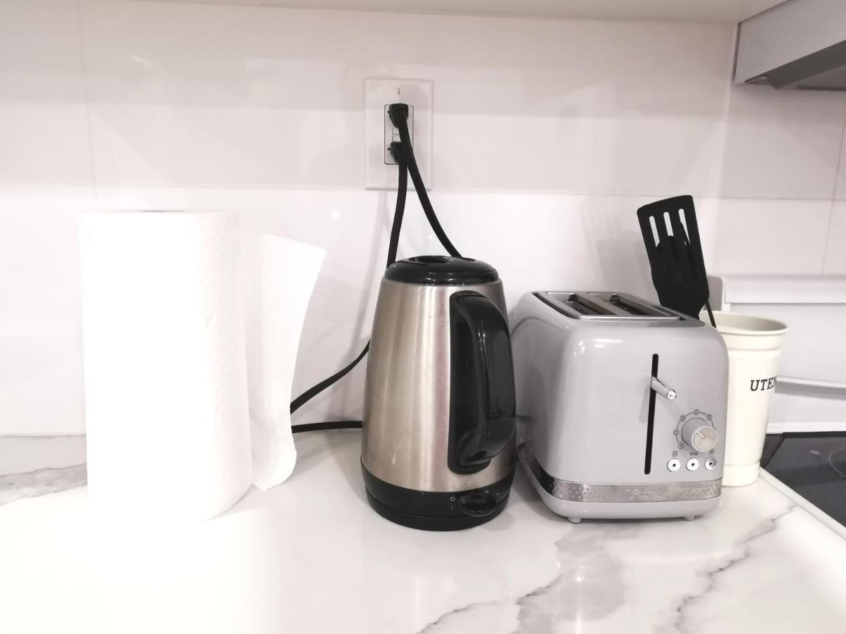 מיסיסאוגה Perfect Location Comfort Private House Lower Level 2 Bedroom Unit מראה חיצוני תמונה