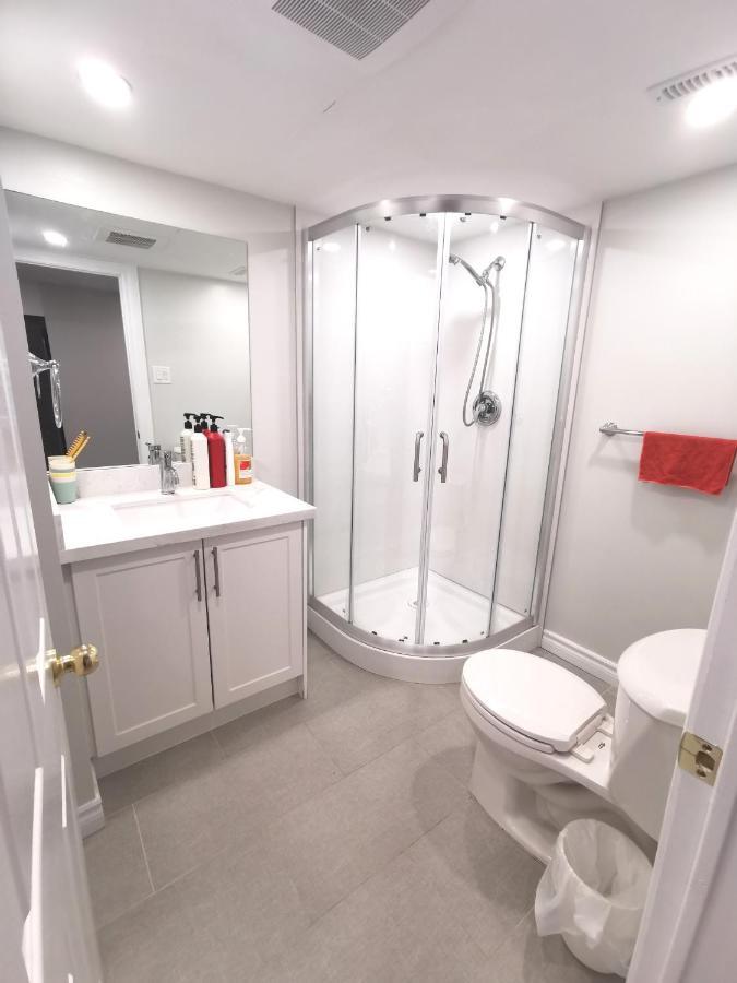 מיסיסאוגה Perfect Location Comfort Private House Lower Level 2 Bedroom Unit מראה חיצוני תמונה