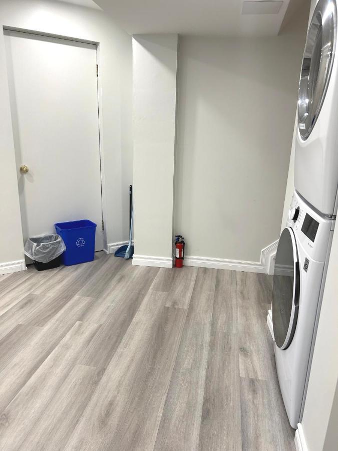 מיסיסאוגה Perfect Location Comfort Private House Lower Level 2 Bedroom Unit מראה חיצוני תמונה